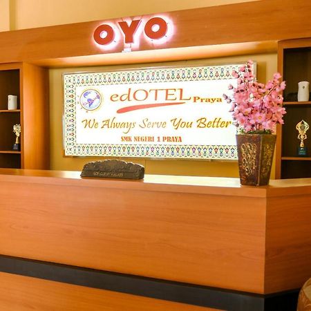 Oyo 1732 Edotel Praya Syariah Exterior foto
