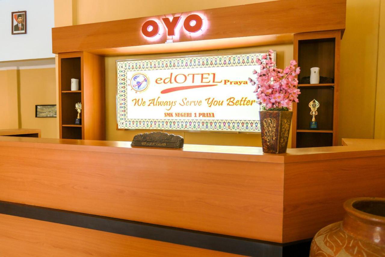 Oyo 1732 Edotel Praya Syariah Exterior foto
