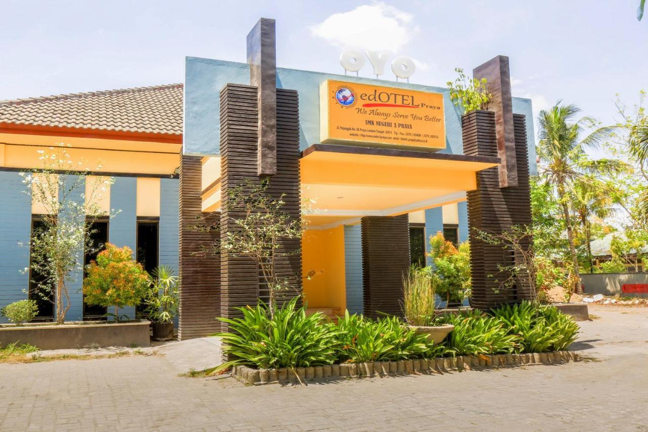 Oyo 1732 Edotel Praya Syariah Exterior foto