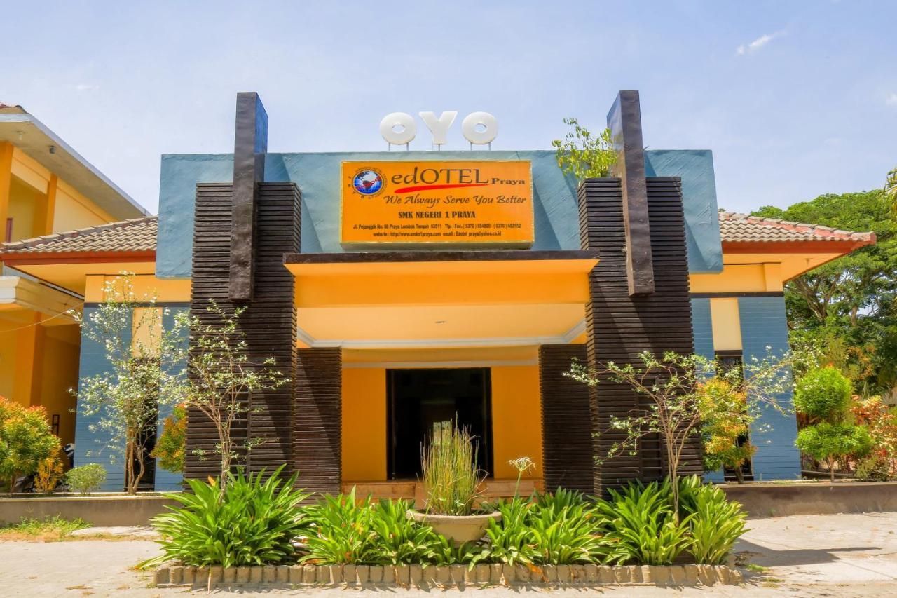 Oyo 1732 Edotel Praya Syariah Exterior foto