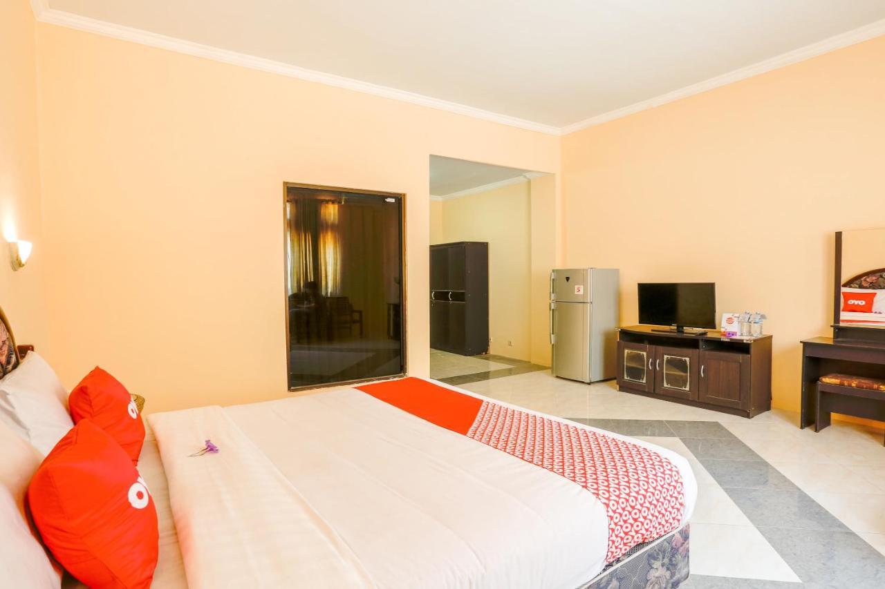 Oyo 1732 Edotel Praya Syariah Exterior foto